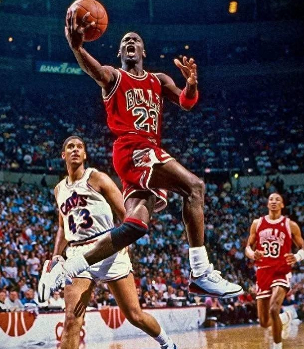 开云电子-大学时期的乔丹就已经很强了，为何只是探花身份出道？